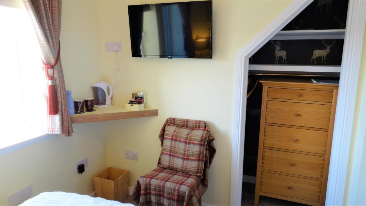 Bracadale House Bed & Breakfast Port na Long Exterior photo