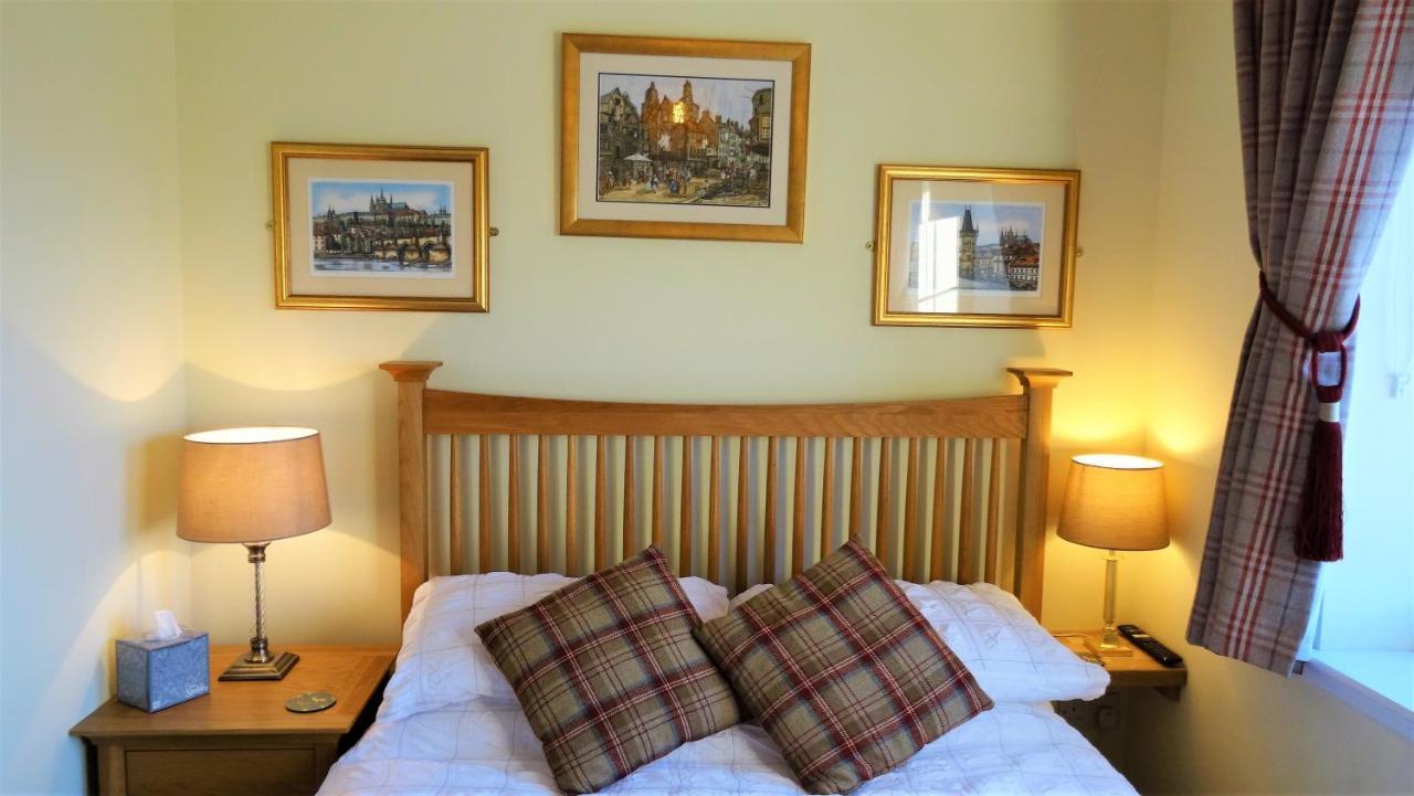 Bracadale House Bed & Breakfast Port na Long Exterior photo
